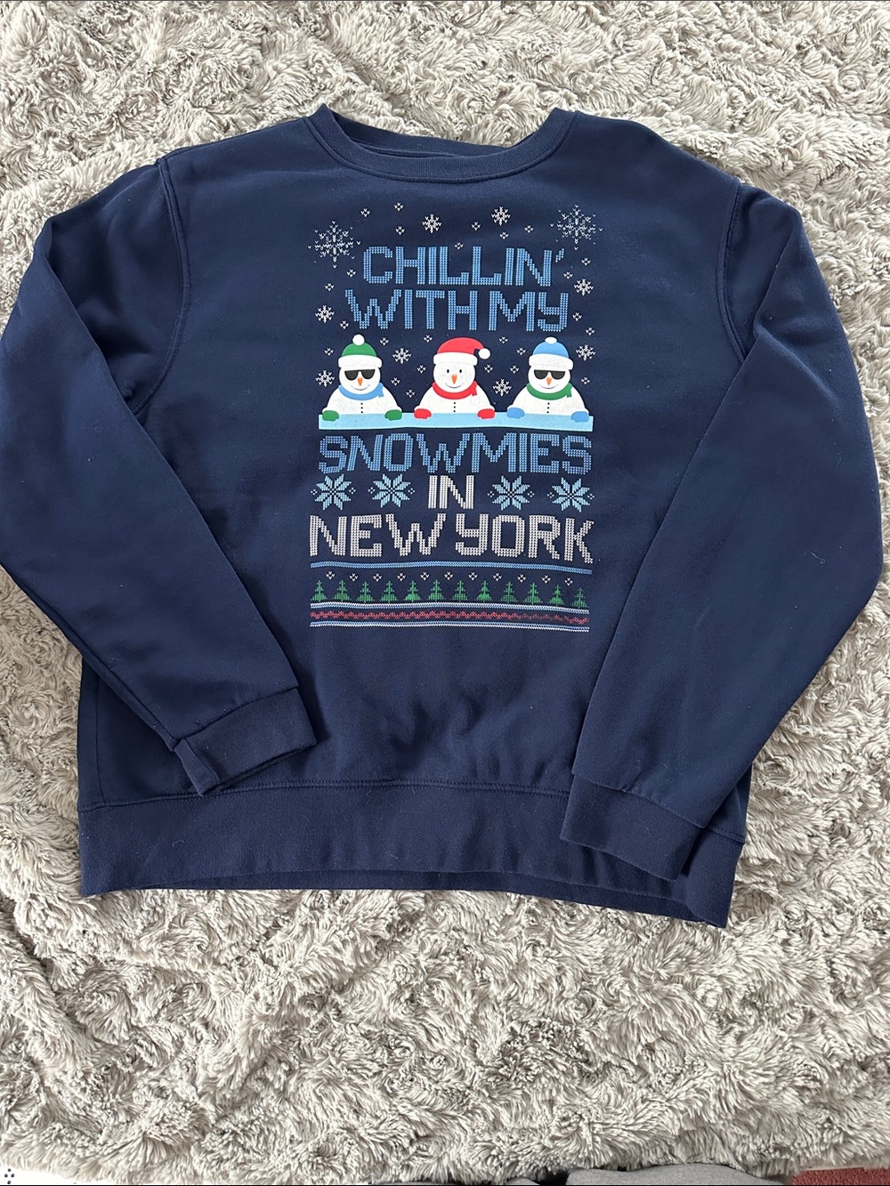 Men's Navy 'Chillin' With My Snowmies in New York' Graphic Sweatshirt